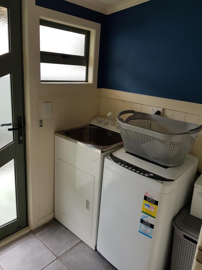 Central Taupo Townhouse Экстерьер фото